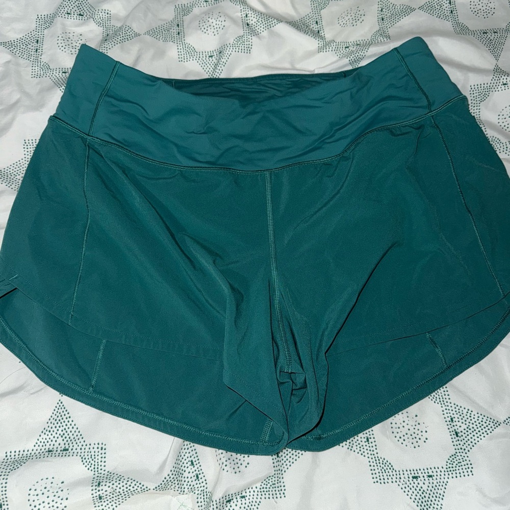 Lululemon speed up 4 in inseam mid rise
Lagoon teal